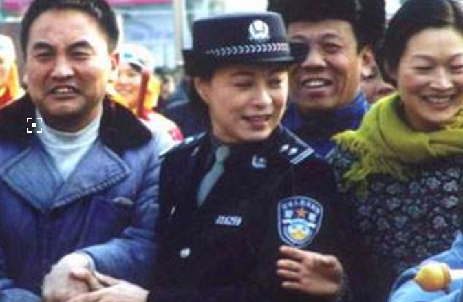 任长霞去世15年 因公殉职后 儿子成为警察完成母亲夙愿 看点快报