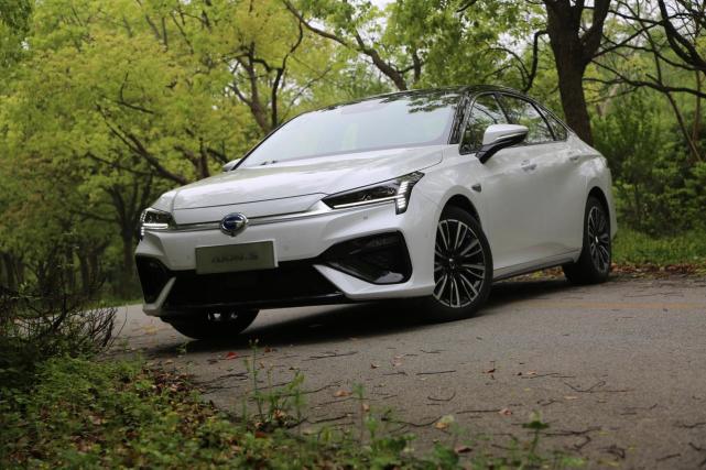 补贴后售13.98-20.58万元 广汽新能源AION S上市