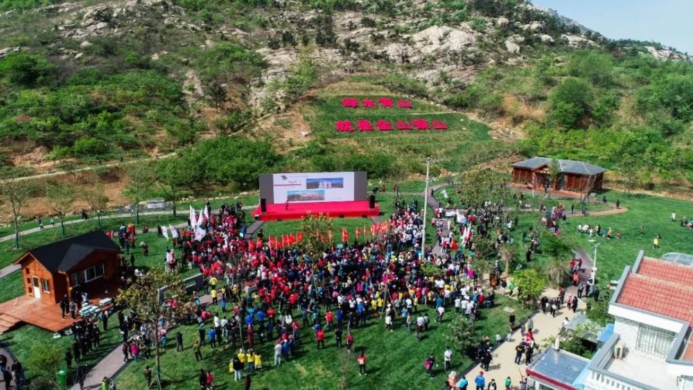 4月27日,海州全域旅游推介·锦屏山游步道开放仪式暨连云港市"拥抱图片