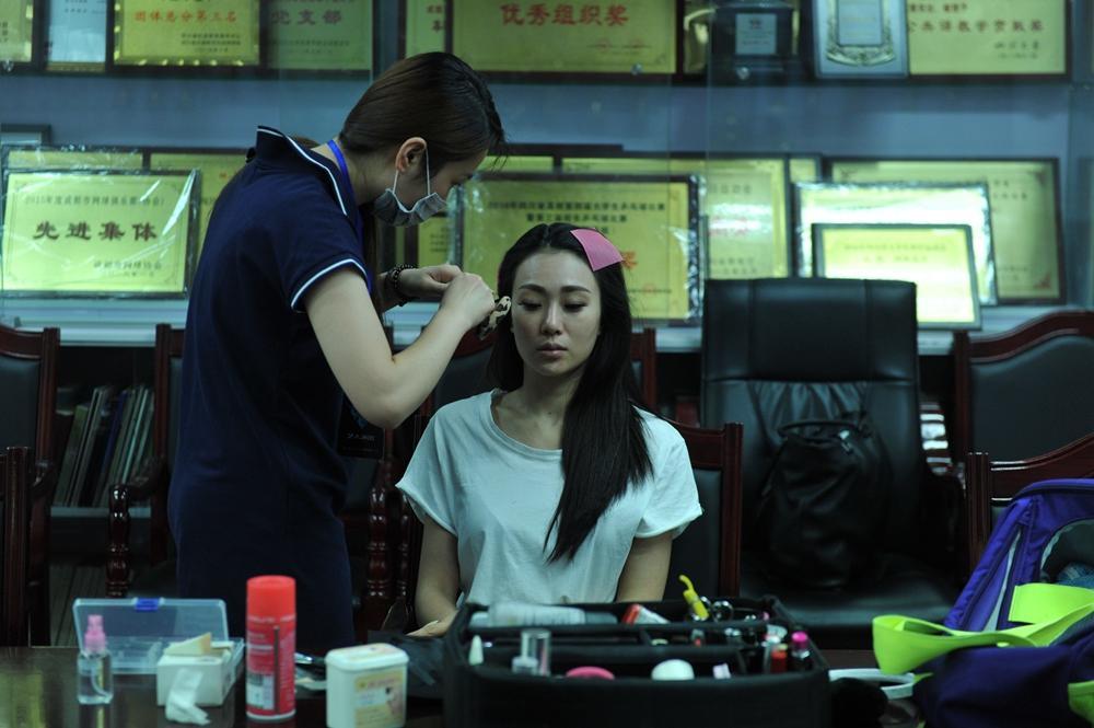 80后女孩从职业模特变拳击赛举牌宝贝(高清组图)