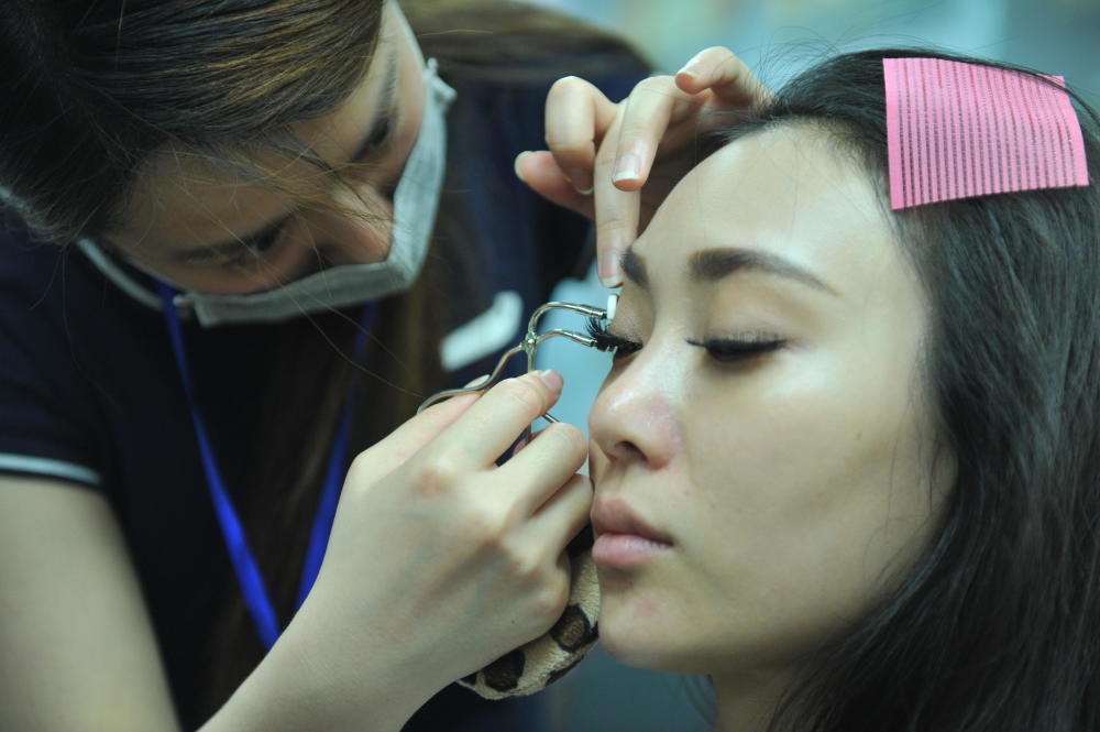 80后女孩从职业模特变拳击赛举牌宝贝(高清组图)