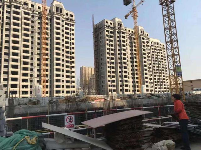 只听房价跌，没见楼市冷，一二手房卖家坦言：根本不担心房价跌