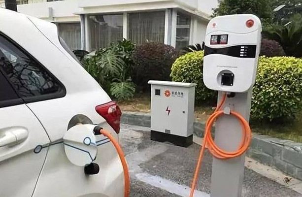 新能源汽車保值率20 二手車市場(chǎng)管理員說出實(shí)情,原因很無奈 