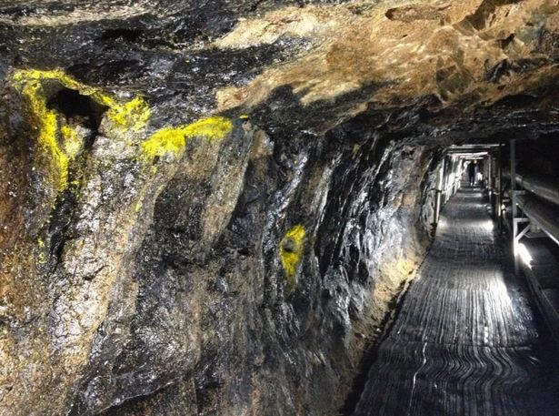 韩国发现朝鲜秘密隧道 1小时可调3万兵 (组图)