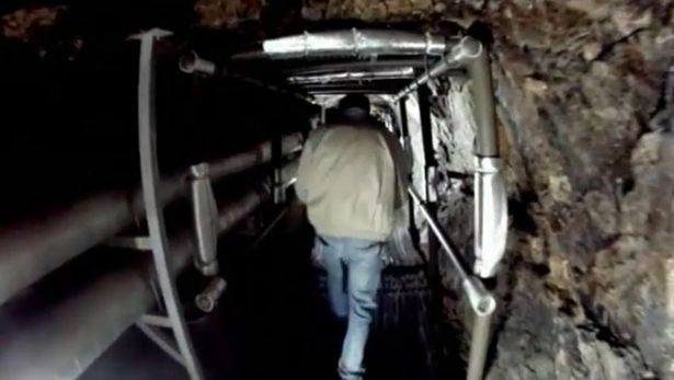 韩国发现朝鲜秘密隧道 1小时可调3万兵 (组图)