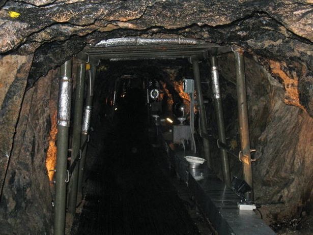 韩国发现朝鲜秘密隧道 1小时可调3万兵 (组图)