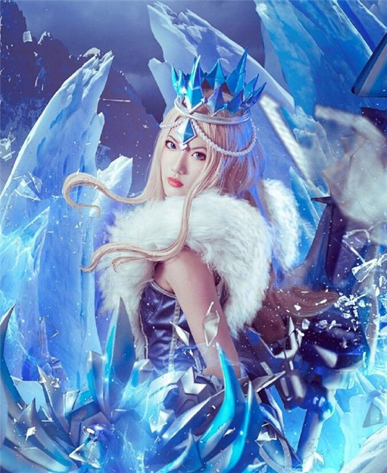 王者荣耀.雅典娜cos:这气势哪里像公主,简直就是女王!
