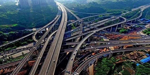 西安和成都经济总量_西安财经学院经济学院(3)
