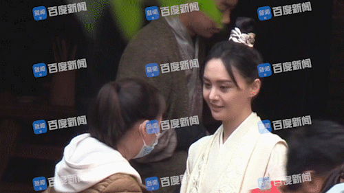 郑爽《倩女幽魂》路透照,古装扮相可爱十足,一个动作让网友炸锅