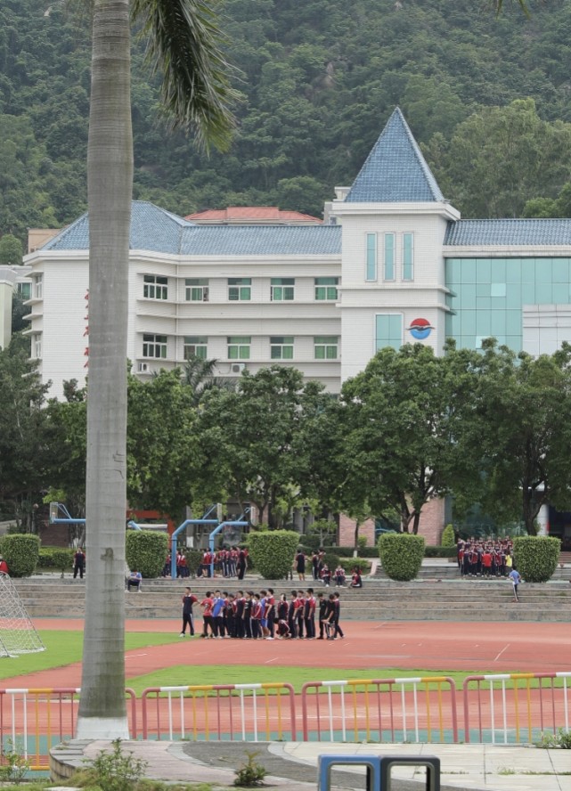 起底深圳富源学校:与衡水中学合作办学,以重奖吸引
