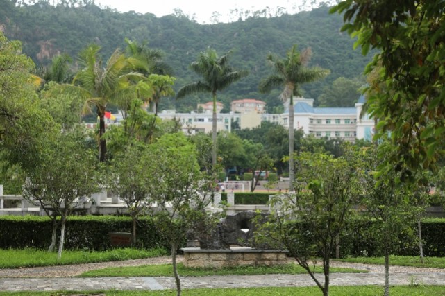 起底深圳富源学校:与衡水中学合作办学,以重奖吸引