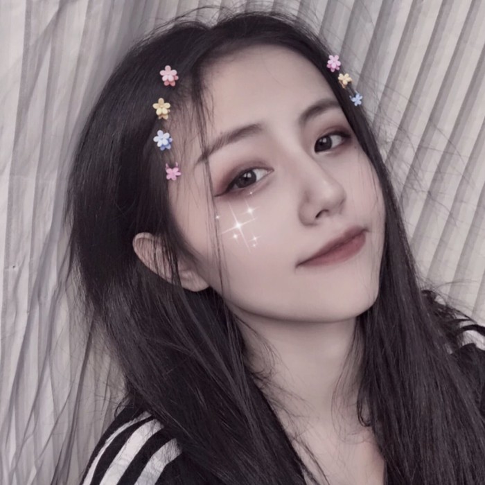 网易云热评 女生头像:"你是我的不知所措,我是你的无