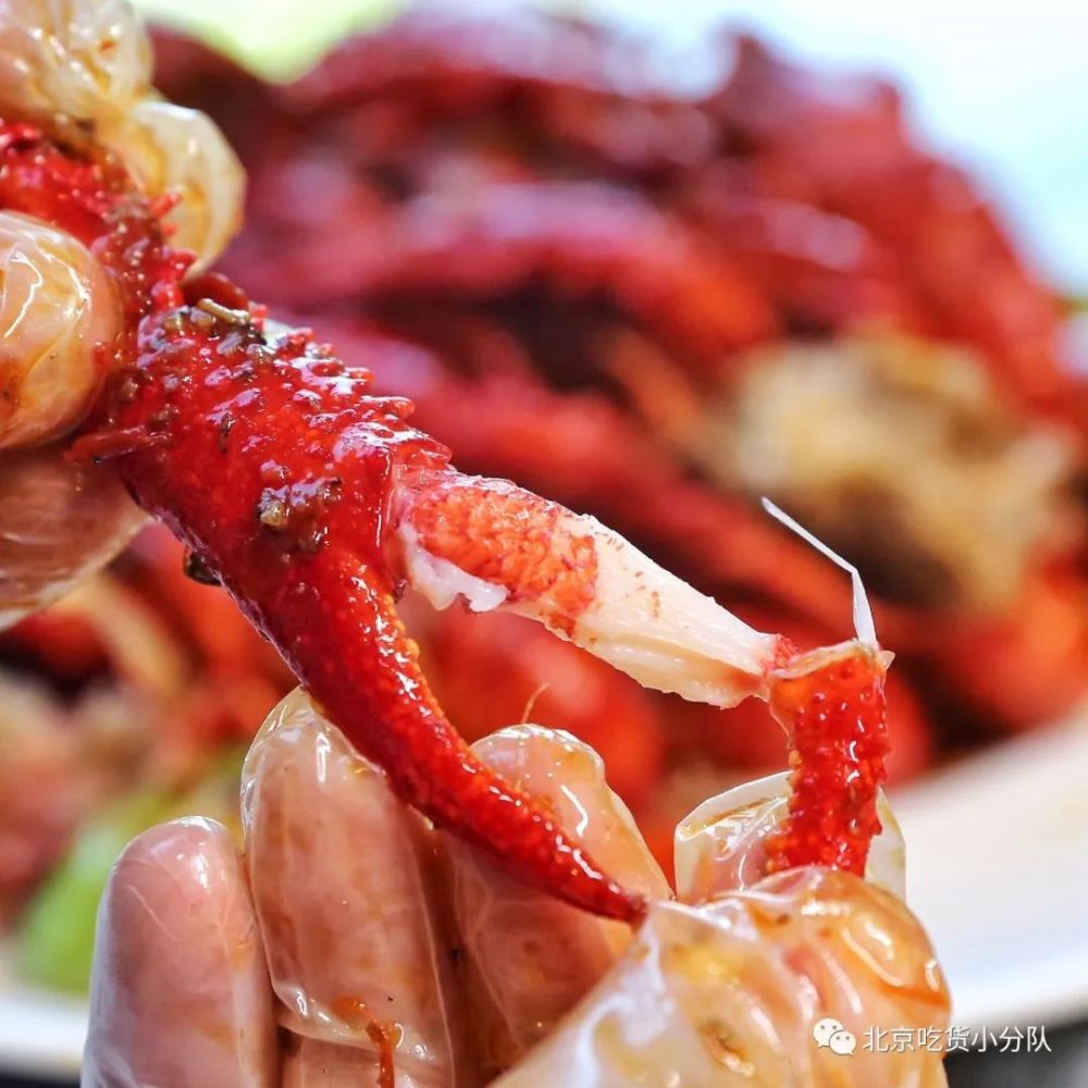 巨型小龙虾串来了，帮你剥到凌晨4点