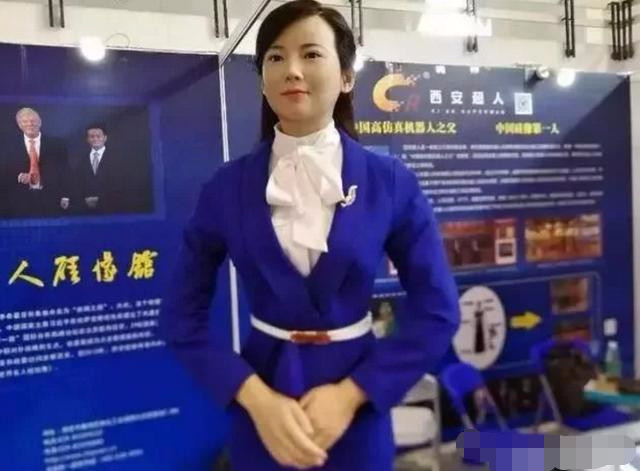 中国超真实美女机器人亮相,逼真似真人,网友:想要她们