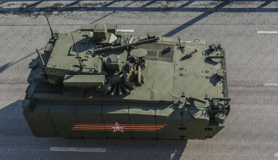 俄罗斯红场阅兵式举行彩排,多款新式武器亮相,最新步兵战车亮了