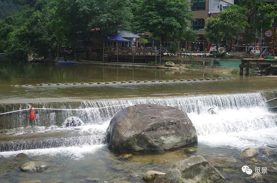 酥醪村位于坐落于罗浮山深处,远离凡尘,风景优美,犹如世外桃源.