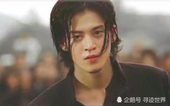 同样是长发,躲过小李子三七分,避开小栗旬中分,被中国的他攻陷