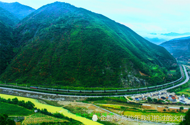 哈尔滨铁路局古老的滨州铁路最美一角,专用铁路线出现双轨距铁路