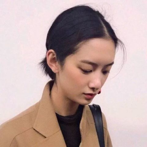 你眼里有春有秋胜过我见过爱过的山川河流希望我们都是苦尽甘来的人
