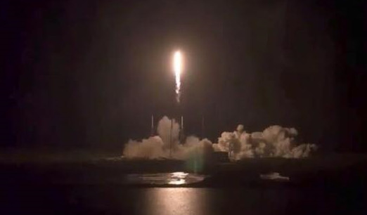 SpaceX飞船发射升空 将为国际空间站送去物资补给