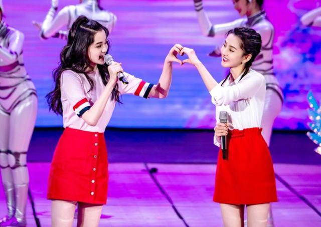 央视五四晚会亮点:王俊凯主持首秀,关晓彤青春,杨洋压轴闹乌龙