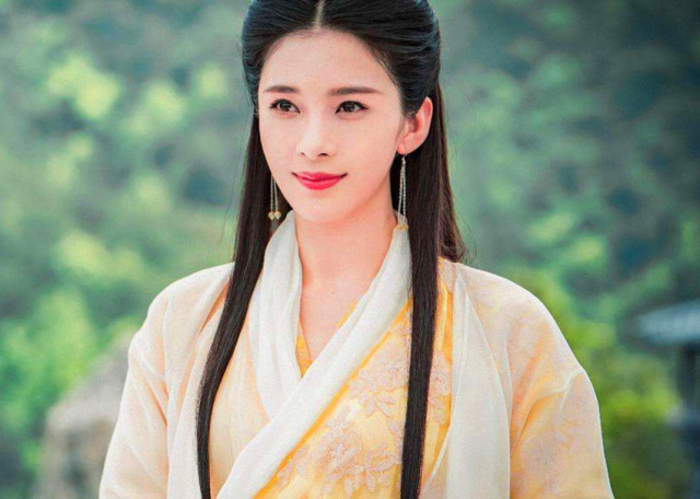 尤其是2019版《倚天屠龙记》,赵韩樱子饰演的黄衫女,更是美的惊人.