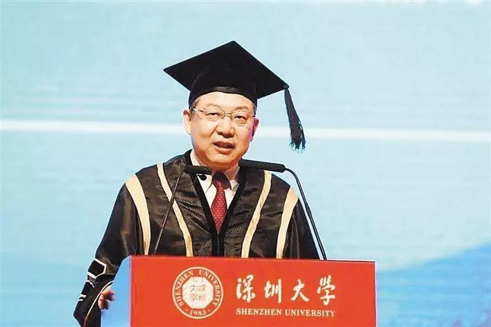 深圳大学校长李清泉.