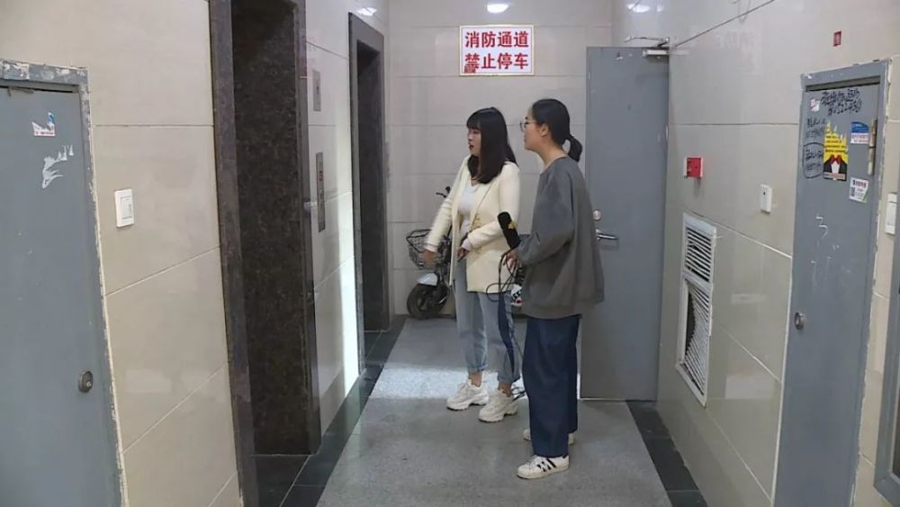 电梯小故事中文版_小红帽的故事_电梯_家用电