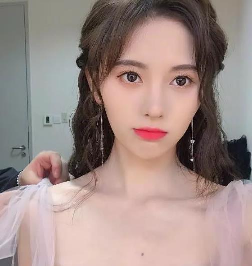 鞠婧祎的高清无码照被爆,特别是看到图4那一秒,网友