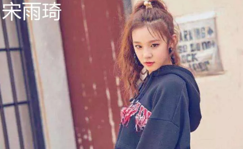女星素颜曝光:忍了吴宣仪,错过了宋雨琦,网友却被鞠婧祎美到了
