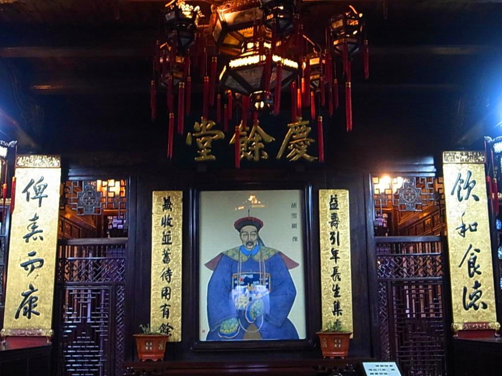 胡雪岩死前留下三条祖训,子孙后代人才辈出,但对两职业避而远之