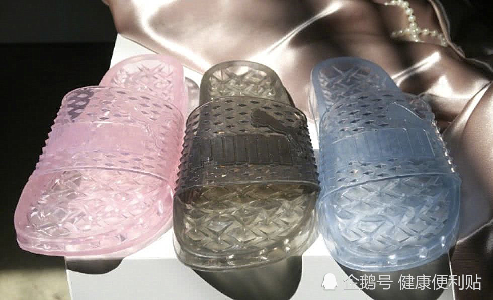 最近超火的香奈儿"水晶鞋",花4千穿回家,却被吐槽9.