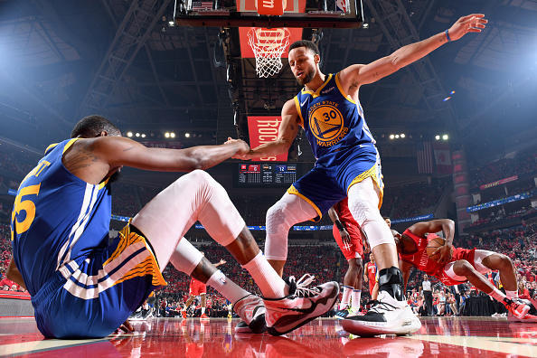 是谁毁了库里 扣篮飞了三分不进 他真要靠杜兰