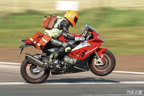 如闪电一般的曼岛tt救护人员:飞行医生john hinds