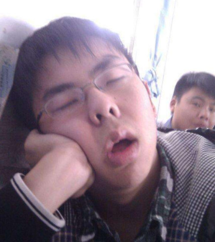 学生党上课总犯困
