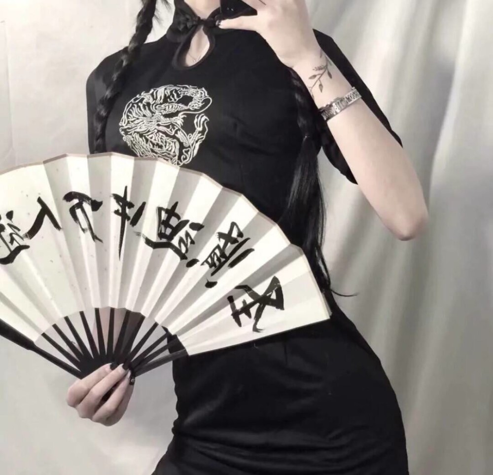 见一个爱一个"扇子"头像很火,只要哥哥不放手,我可以绿你很久