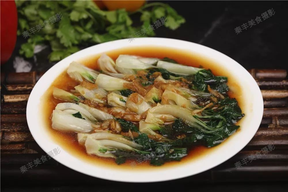 小白菜,蒸鱼豉油,大蒜,生抽,蚝油