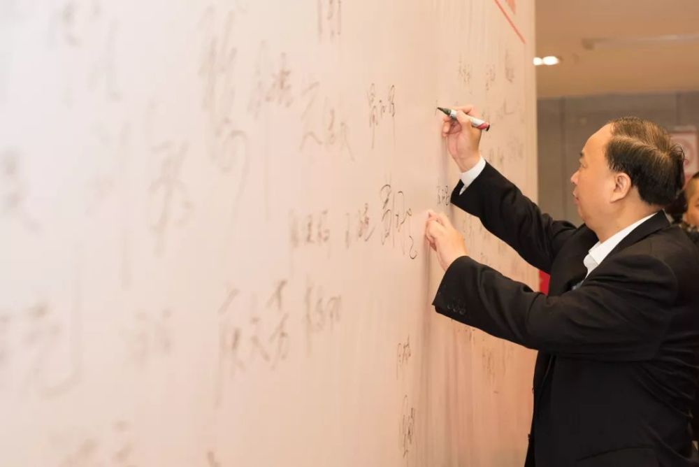 【头条】衡阳市人大副主任,市总工会主席谭敦龙参加衡阳县劳模拒毒