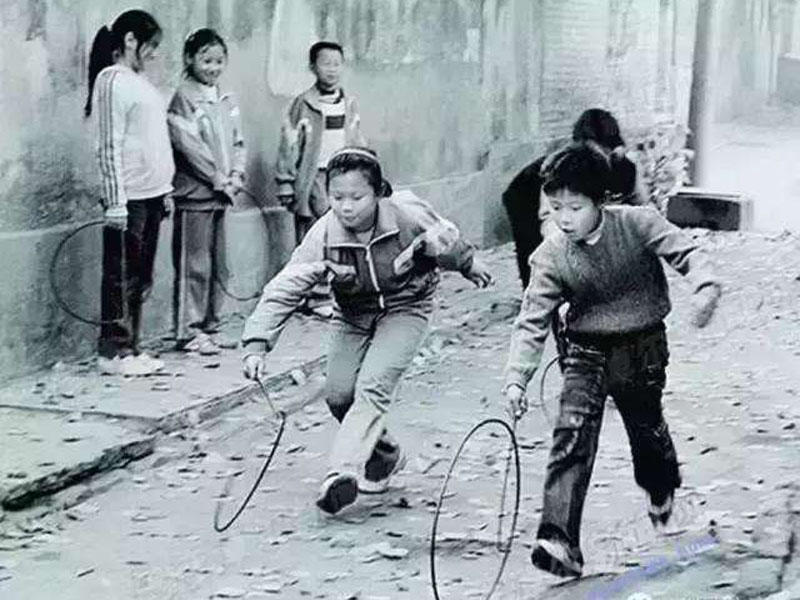 70年代玩过的最经典的八大游戏,如今就算在农村,也很少见到了