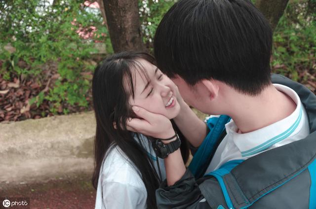 12岁女儿早恋,妈妈做法让人堪忧,李玫瑾教授教你方法,巧妙解决