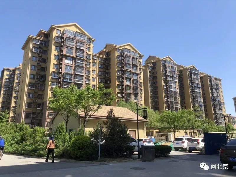 石景山一小区3000户业主6年拿不到房本,开发商:时间不