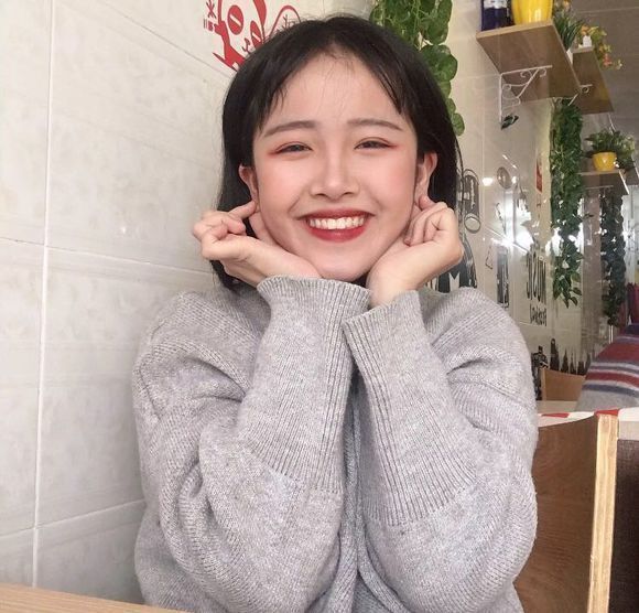 最近火了00后"超甜"女生头像:我甚至相信你拥有整个宇宙