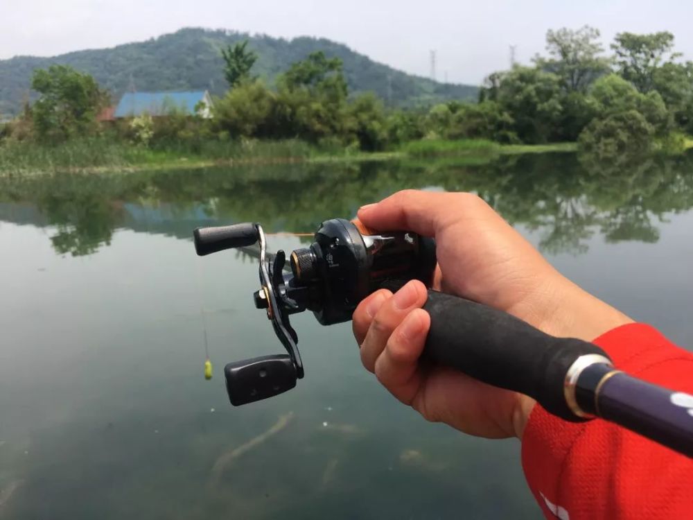 浅谈雷强钓黑鱼:基础装备和拟饵的选择