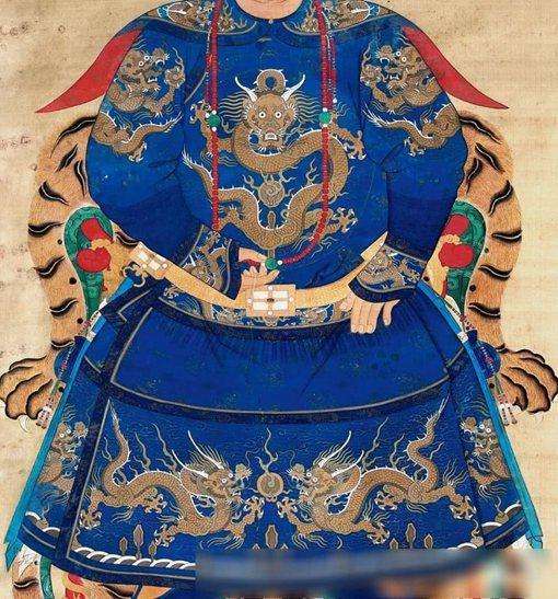 清朝除了皇上,这种人也可以穿"龙袍"