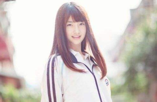 从女生校服看内衣_校服从袖子下看内衣(3)