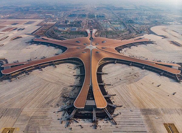 北京大兴国际机场13日上午开展试飞 三大航拿出当家机型