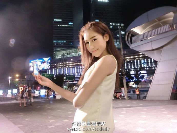 泰国写真美女清纯可爱 谁知是个男孩子 (组图)