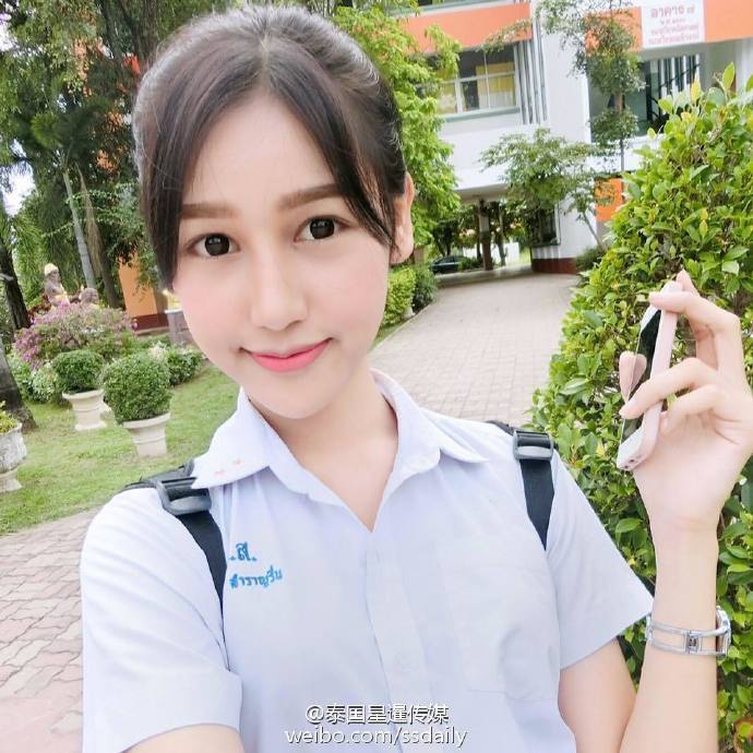 泰国写真美女清纯可爱 谁知是个男孩子 (组图)