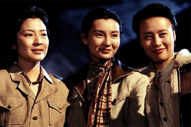 《宋家皇朝》:蒋介石一边读圣经,一边杀人