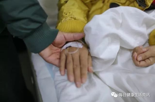 人口痰有血_早上第一口痰有血图片(2)